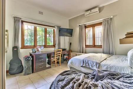 To Let 4 Bedroom Property for Rent in Oranjezicht Western Cape